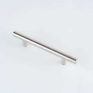 JALADERA MUEBLE BARRA DECKEN 96MM SATINADO
